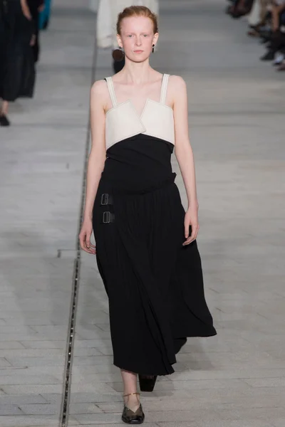 Look 28